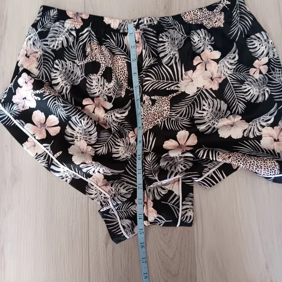 BCBGMAXAZRIA Pajama Set Cami Shorts Floral Tropical Palm Black Pink White Large