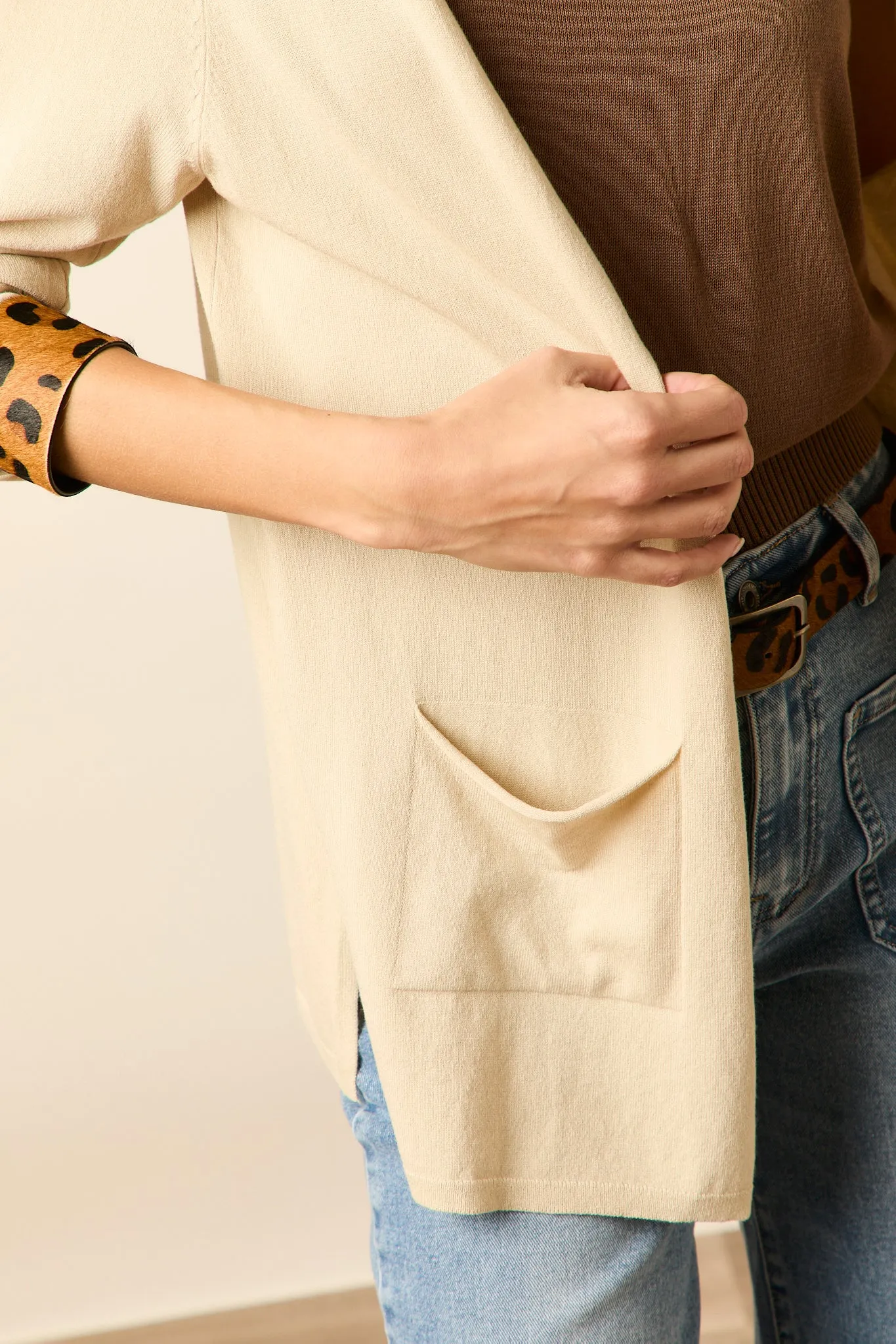 Chaqueta corta punto beige