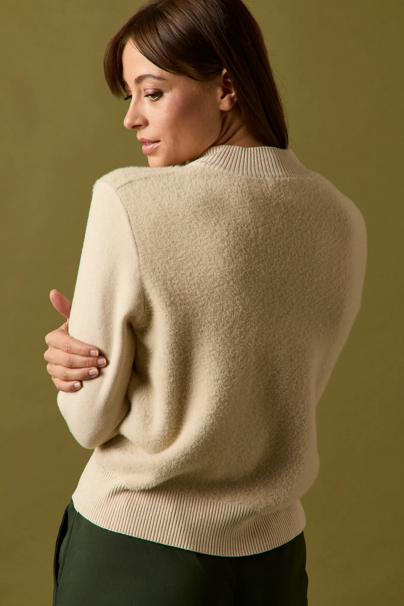 Chaqueta entallada combinada pelito beige