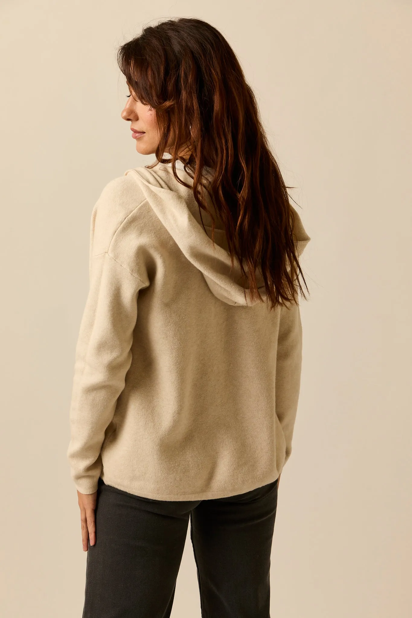 Chaqueta punto capucha beige