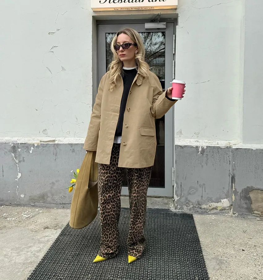 Chic Khaki Short Trench Jacket for Ladies