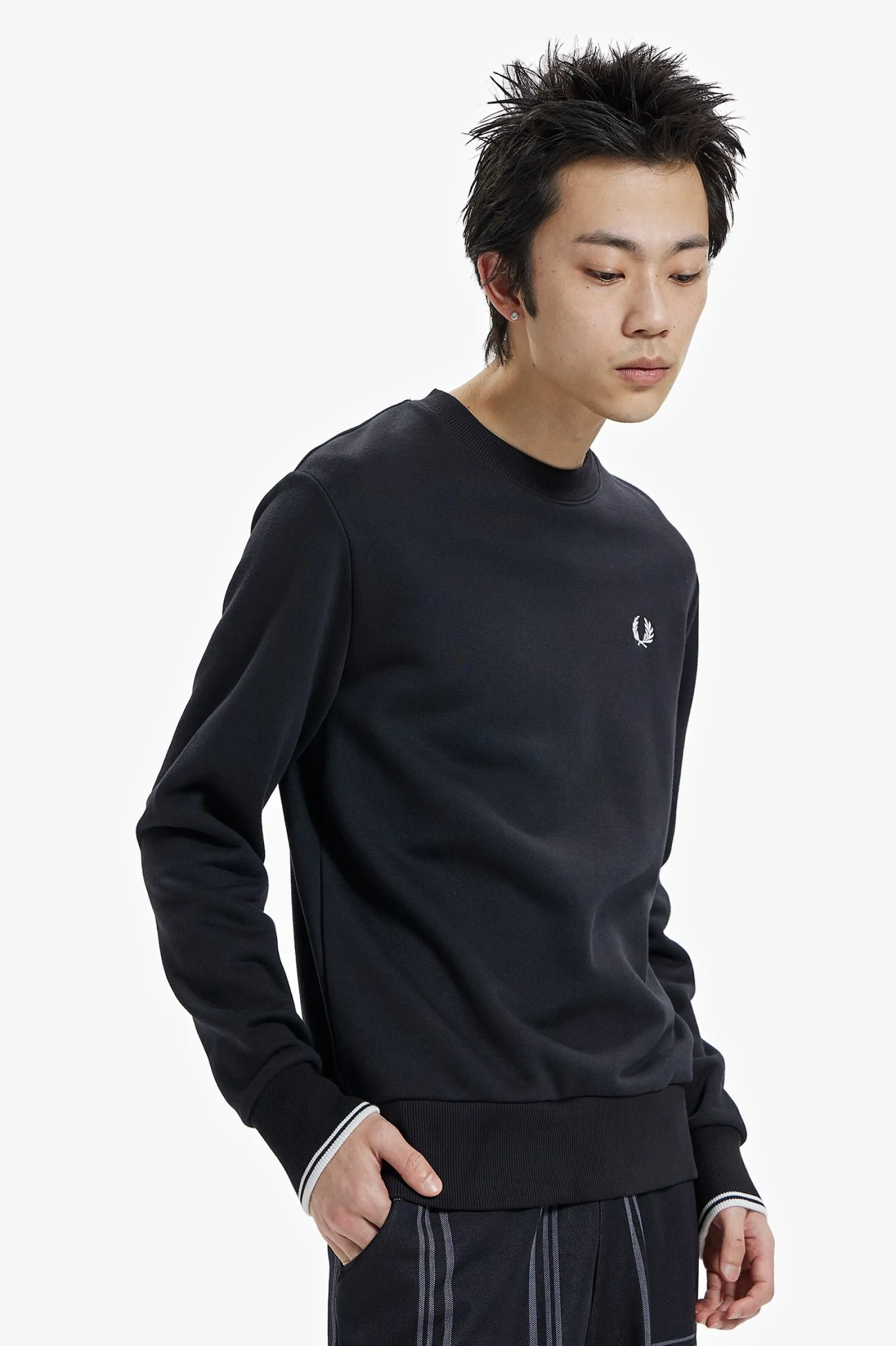 Fred Perry M7535 Crewneck Sweatshirt 184 Black
