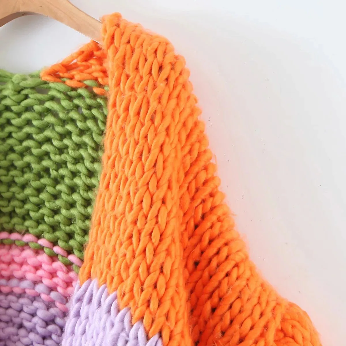 Lantern Sleeve V-neck Contrast Color Splicing Knit Sweater Outerwear