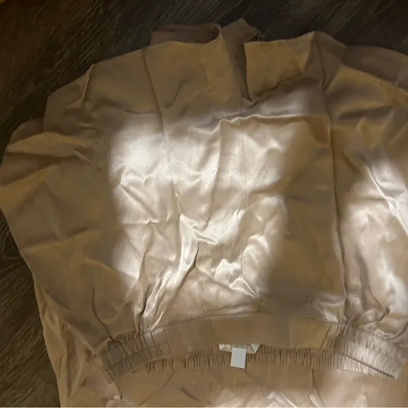 Luyna silk pajamas small never worn out
