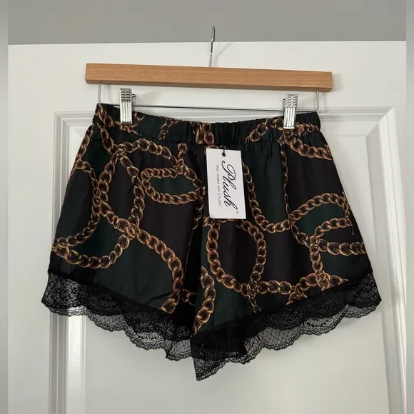 NWT Plush Pajamas Short Two Piece Set in Size Small