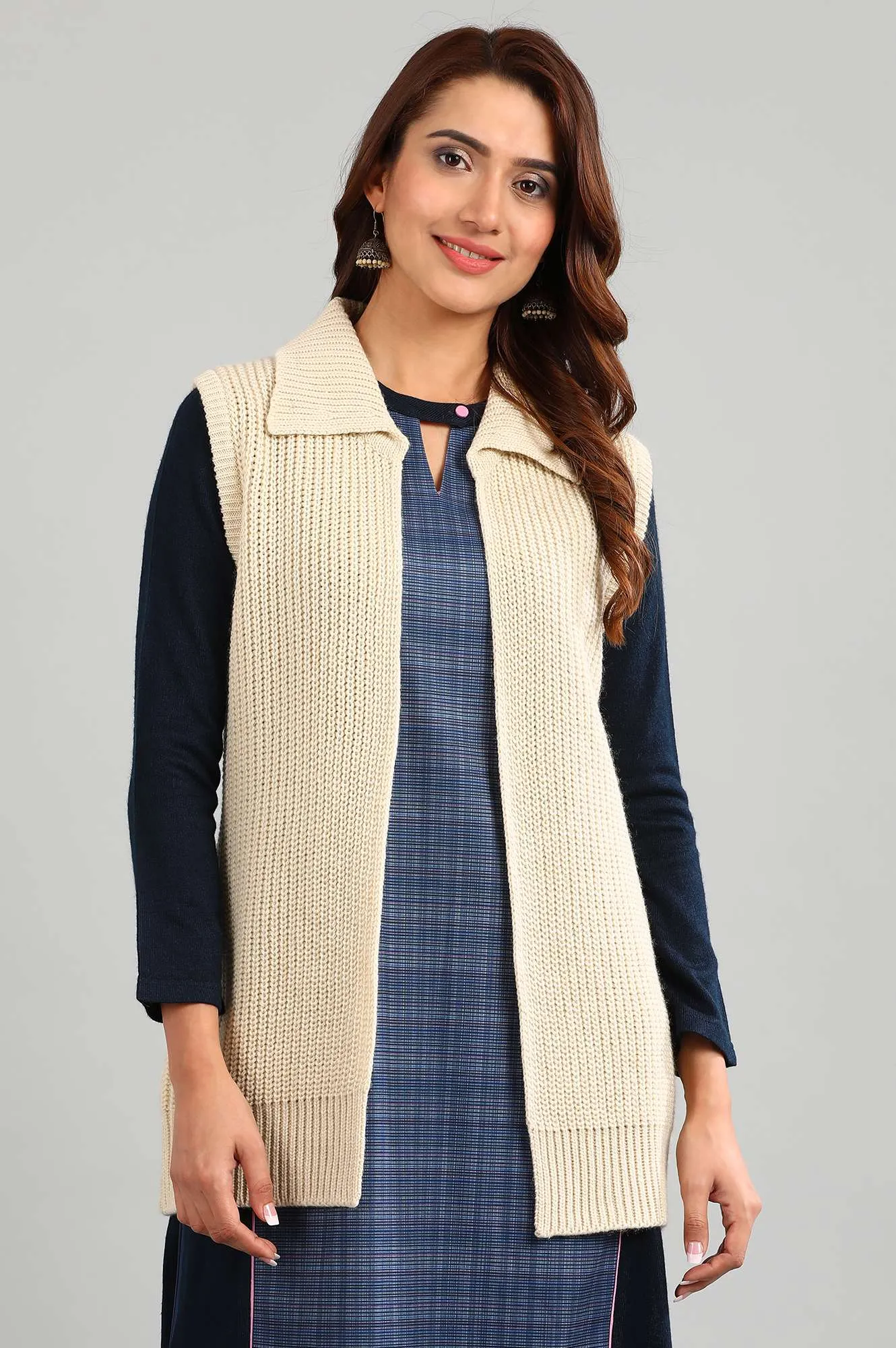 Off-White Shirt Collar Solid Sweater