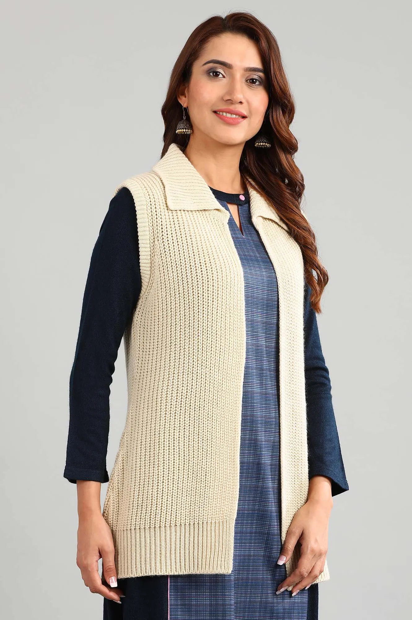 Off-White Shirt Collar Solid Sweater