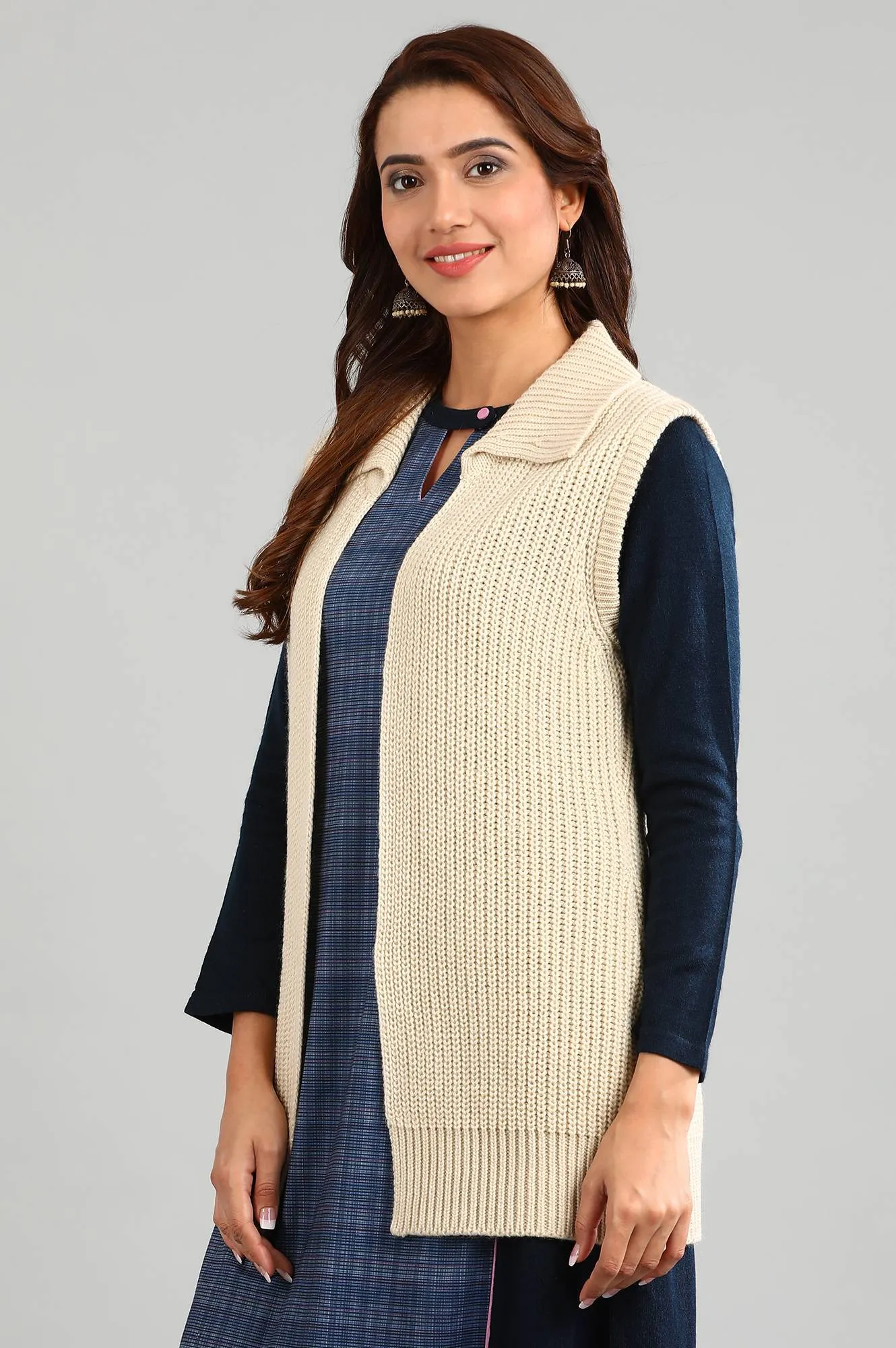 Off-White Shirt Collar Solid Sweater