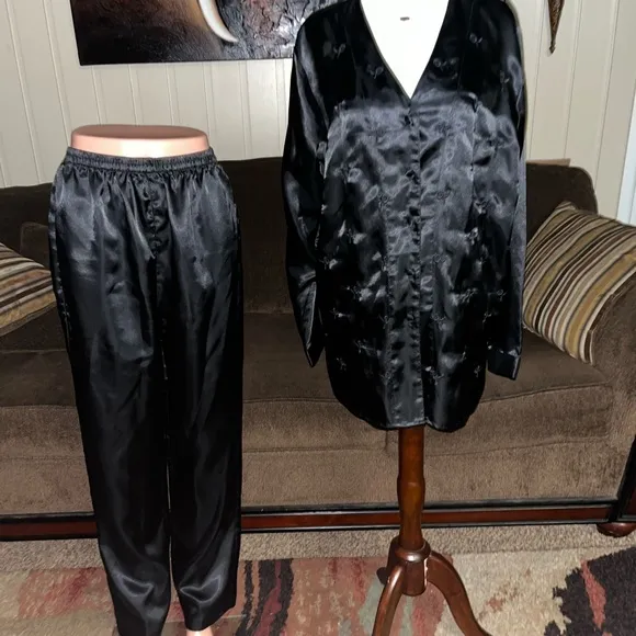 Private Luxuries • Medium • Black • Floral • Embroidery • Satin •  Pajamas Set
