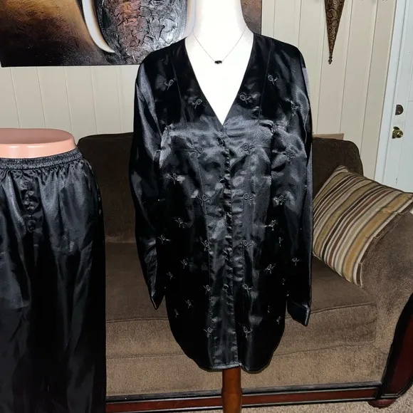 Private Luxuries • Medium • Black • Floral • Embroidery • Satin •  Pajamas Set