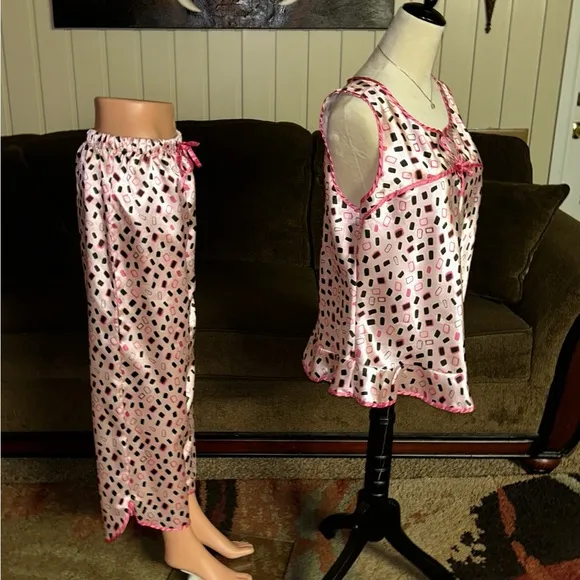 Robert Louis • Pink/Black • Block Print • Large • Satin • Pajamas Set