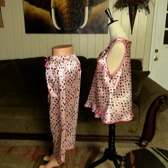 Robert Louis • Pink/Black • Block Print • Large • Satin • Pajamas Set