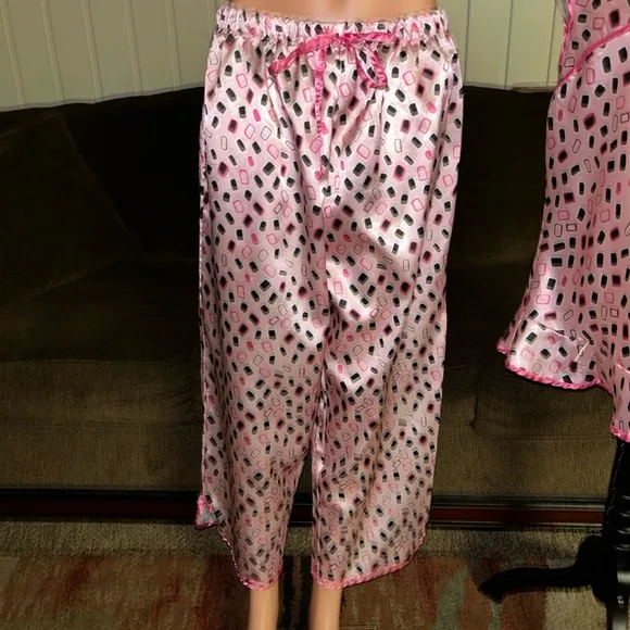 Robert Louis • Pink/Black • Block Print • Large • Satin • Pajamas Set