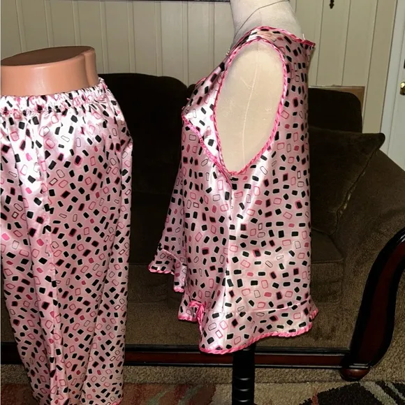 Robert Louis • Pink/Black • Block Print • Large • Satin • Pajamas Set