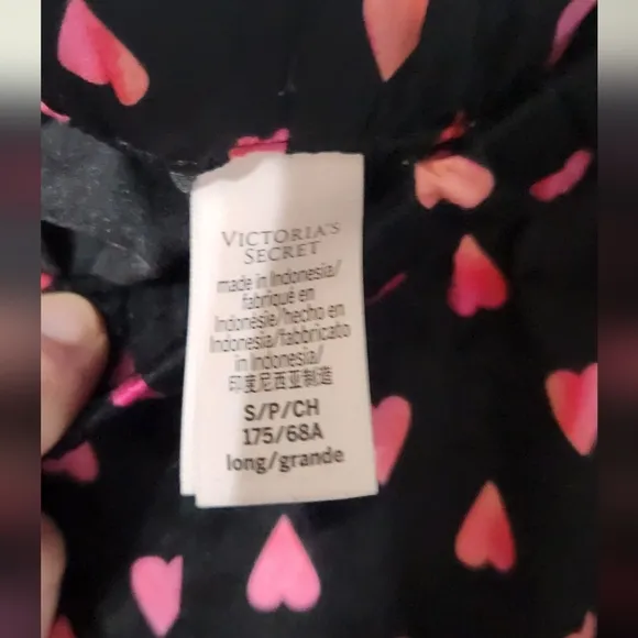 Victorias Secret Valentine’s Day hearts pajama’s, Small