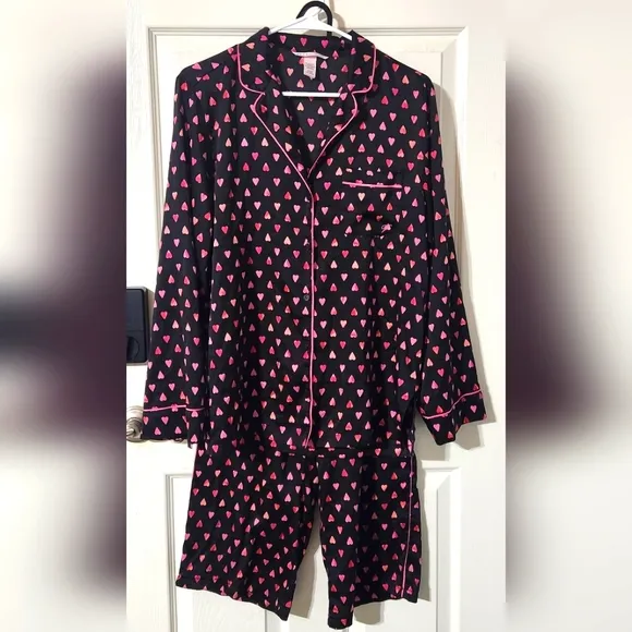 Victorias Secret Valentine’s Day hearts pajama’s, Small