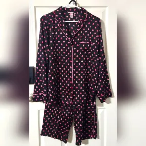 Victorias Secret Valentine’s Day hearts pajama’s, Small