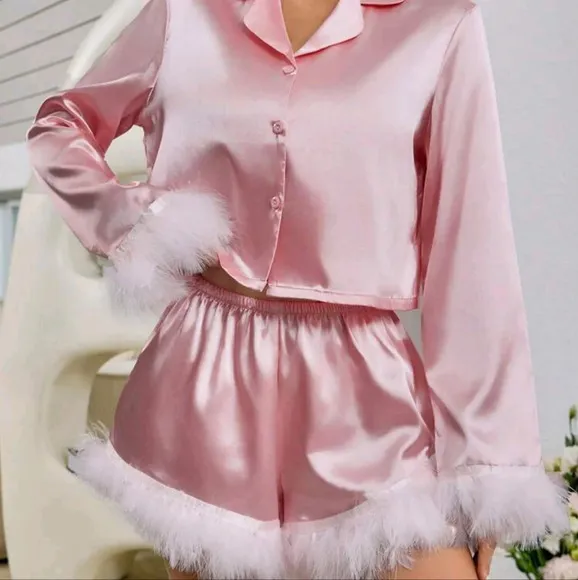 Women's Fashionable Satin Pajamas Set With Plush Trim Design