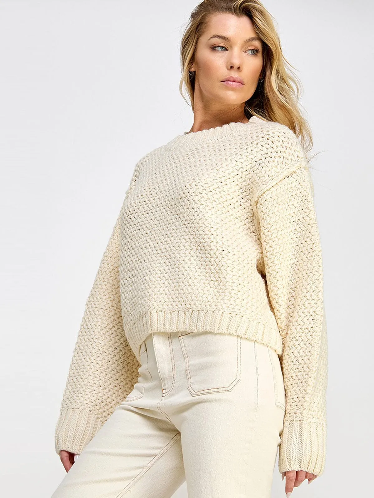 WOMEN'S LONG SLEEVE KNIT PULLOVER SWEATER